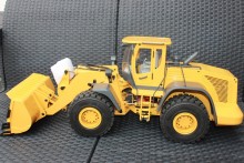 RC4WD Earth Mover 870K Hydraulic RC Wheel Loader RTR 1.1